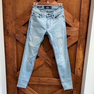 Hollister Super Skinny Jeans size 26/30 smoke free home